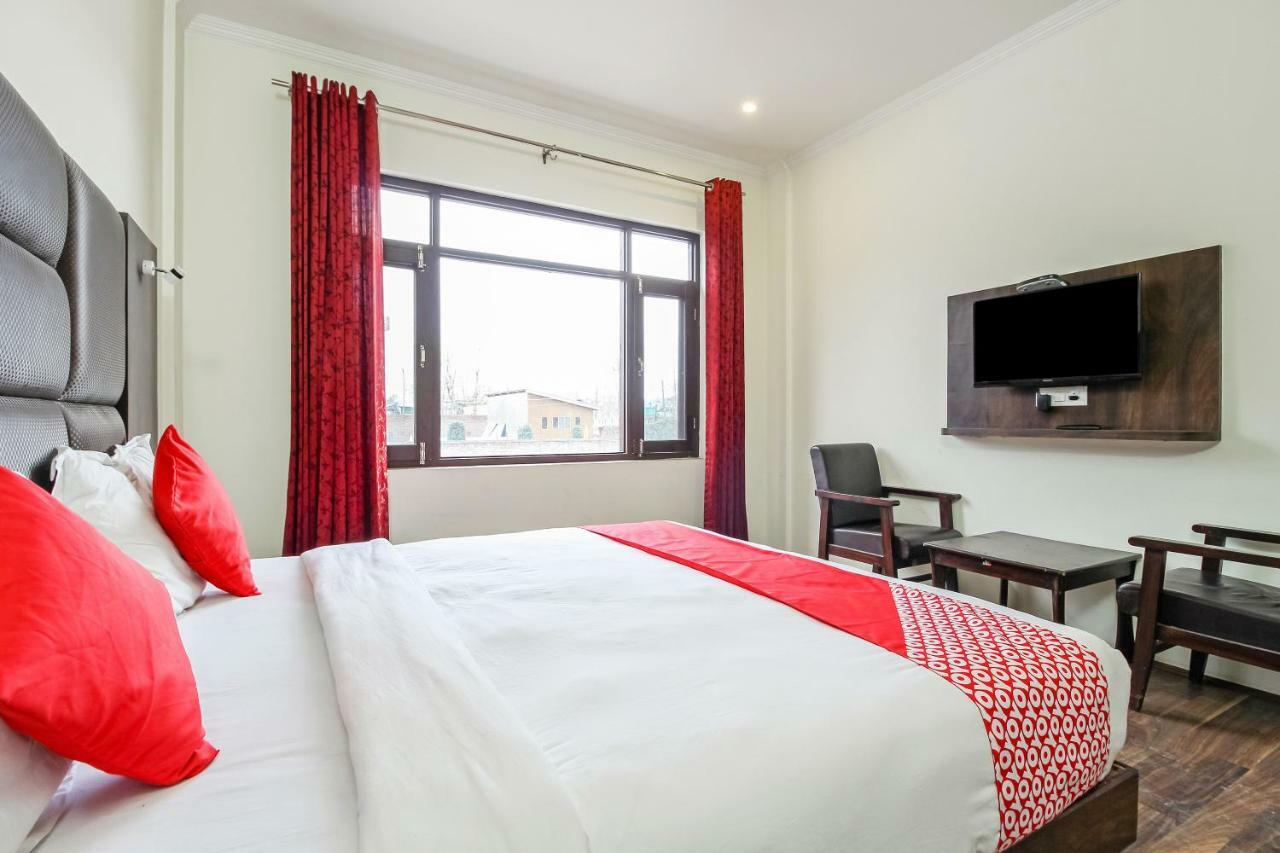 Capital O 29999 Ambition 3* Srinagar (Jammu and Kashmir)