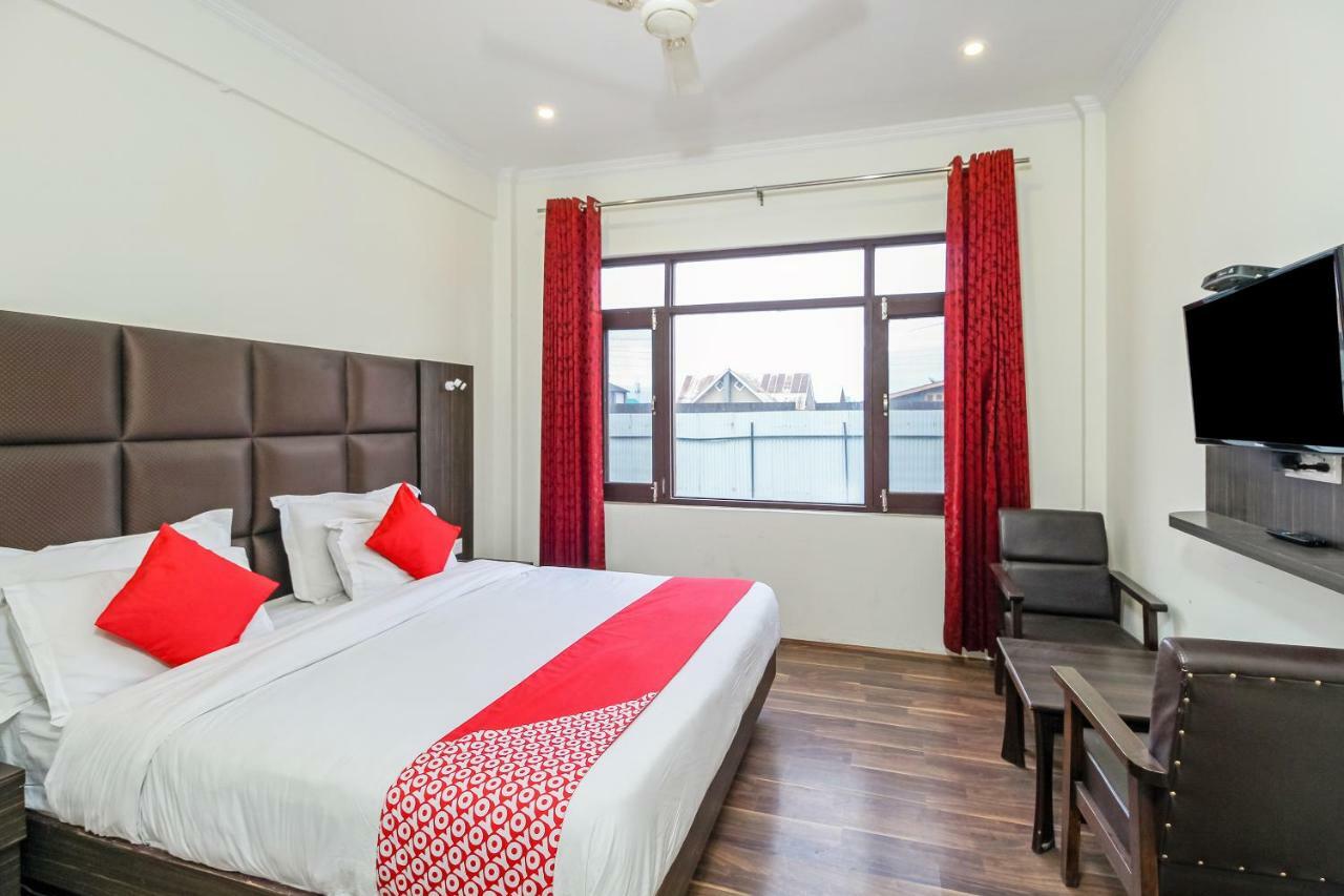 Capital O 29999 Ambition 3* Srinagar (Jammu and Kashmir)