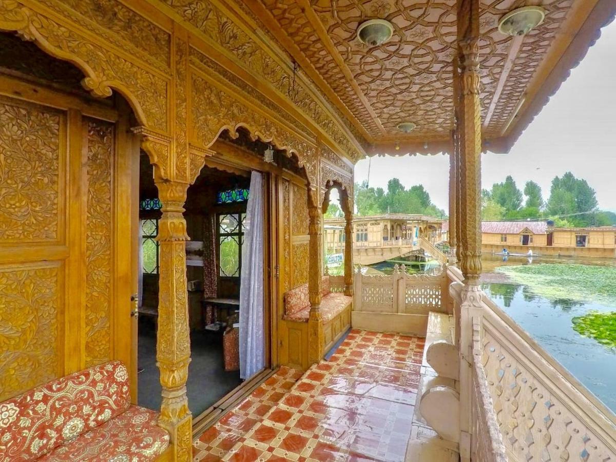 Houseboat Young Manhattan Srinagar (Jammu and Kashmir)