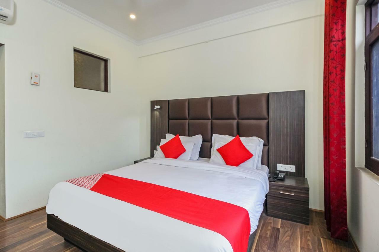 Capital O 29999 Ambition Hotel