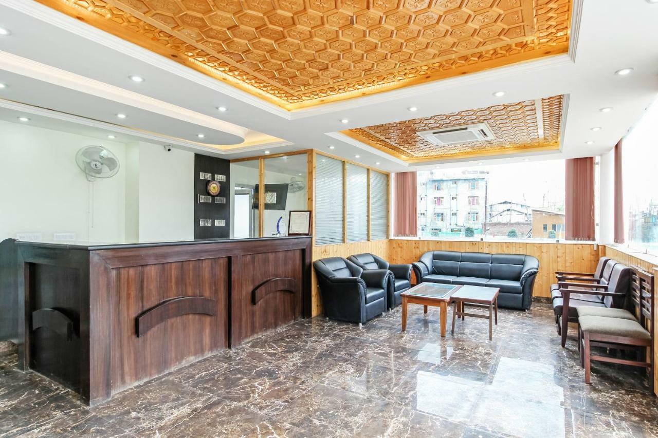 Hotel Capital O 29999 Ambition Srinagar (Jammu and Kashmir)