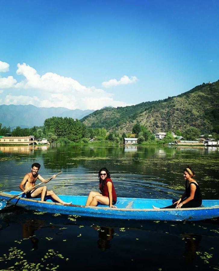 Raja'S Palace Houseboat - Kashmir * Srinagar (Jammu and Kashmir)