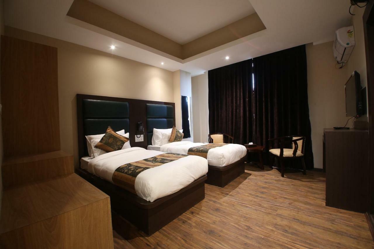 Hotel Palette - Golden Tulip Kashmir Srinagar (Jammu and Kashmir)