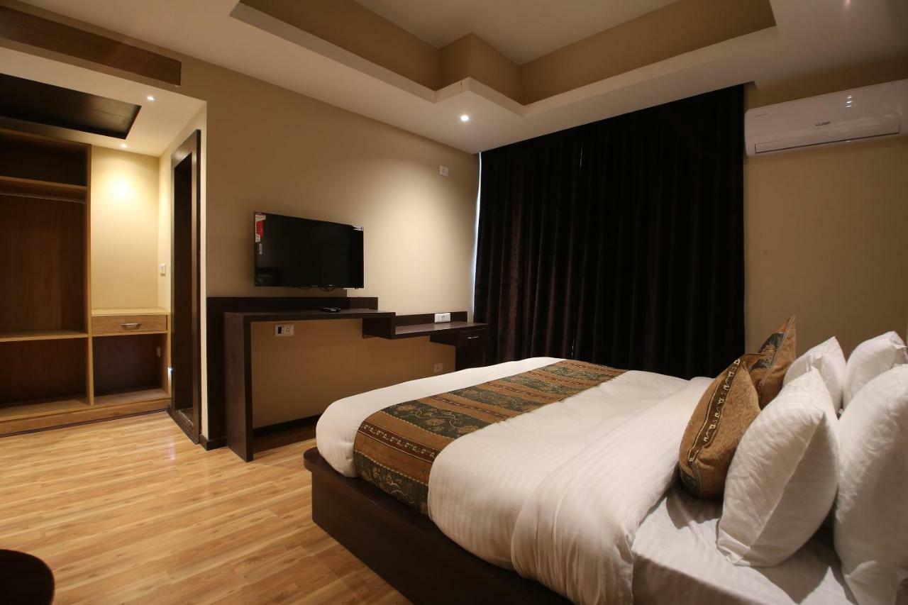 Palette - Golden Tulip Kashmir 3* Srinagar (Jammu and Kashmir)
