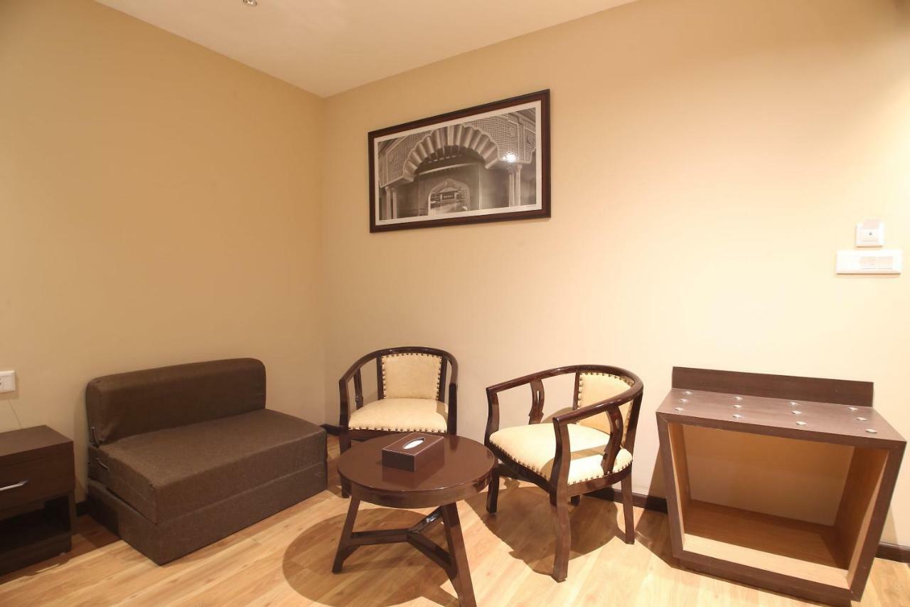 Palette - Golden Tulip Kashmir Hotel 3*
