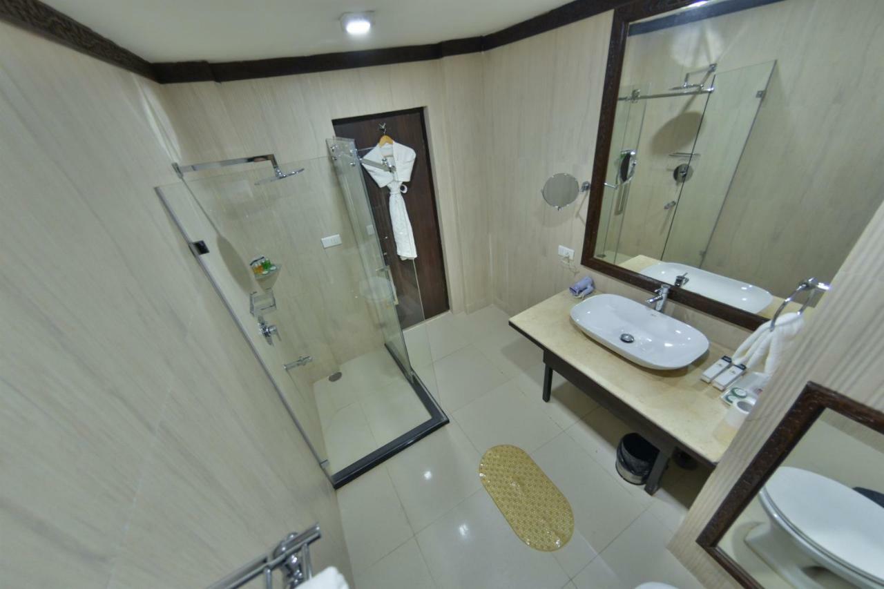 Batra And Residences 4* Srinagar (Jammu and Kashmir)