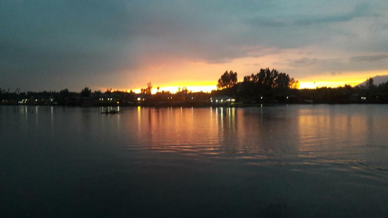 Botel Goona Palace Houseboats Srinagar (Jammu and Kashmir)