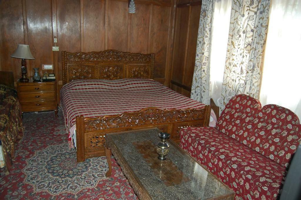 Laila Luxury Houseboats Group 3* Srinagar (Jammu and Kashmir)
