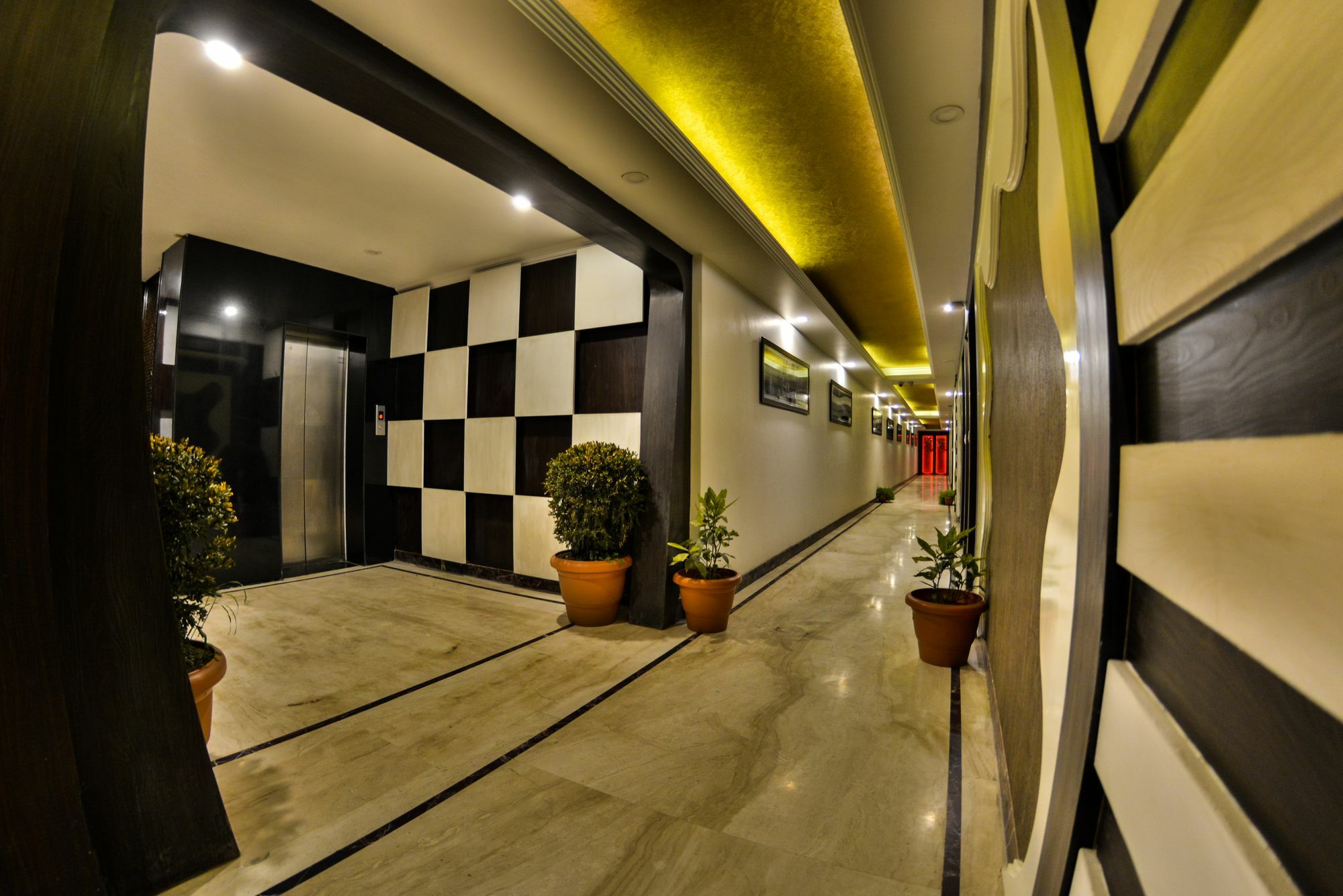 Samci Riviera Hotel Srinagar (Jammu and Kashmir)