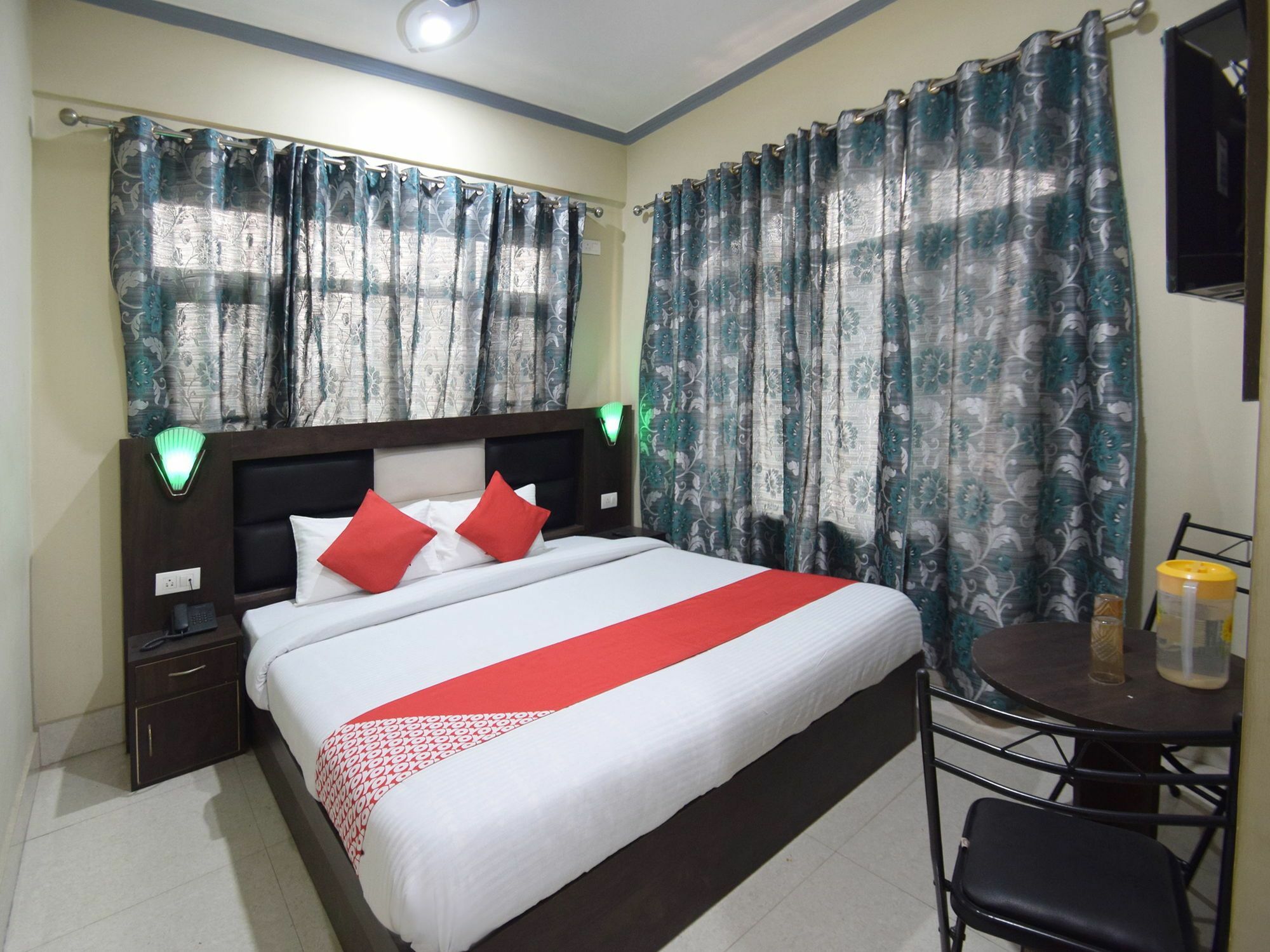 Hotel Oyo 12202 Samar 2*