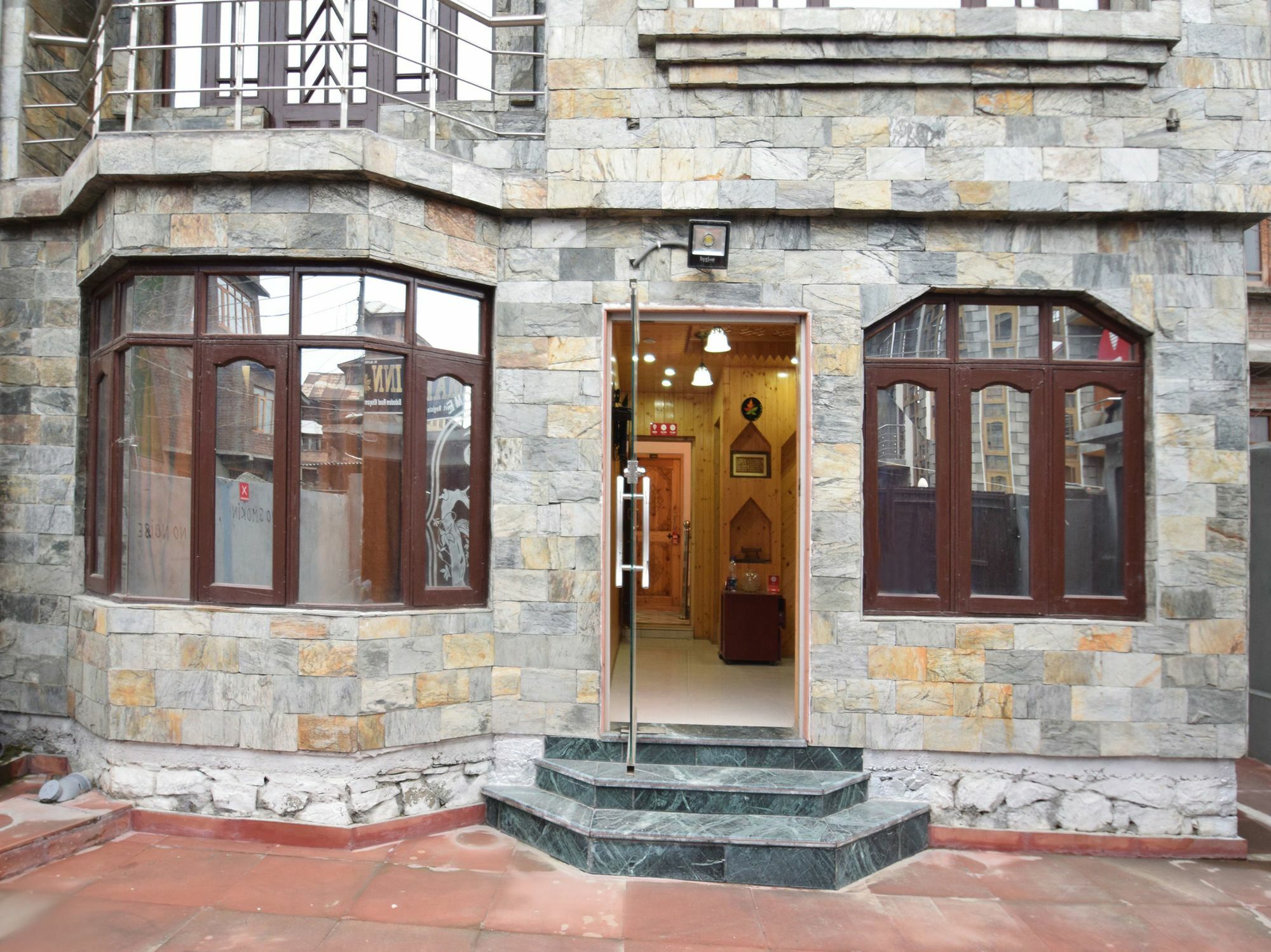 Oyo 5395 Maple Resort