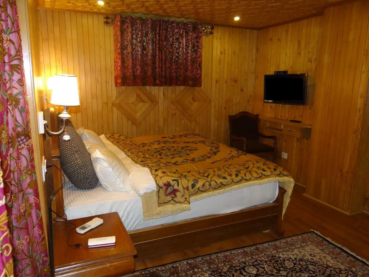 Resort Kashmir Mahal Resorts