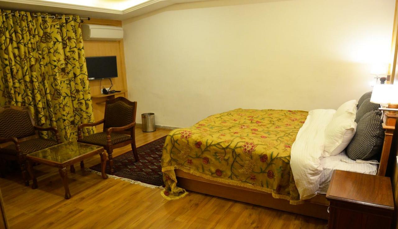 Kashmir Mahal Resorts Srinagar (Jammu and Kashmir)