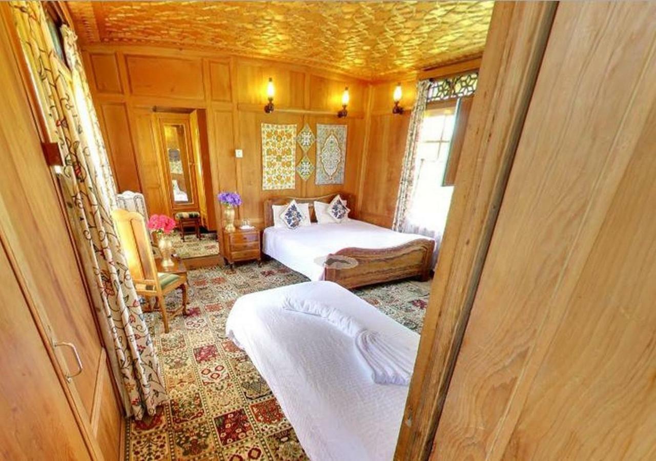 Peacock Houseboats Hotel Srinagar (Jammu and Kashmir)