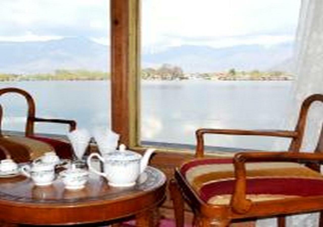 Hotel Peacock Houseboats