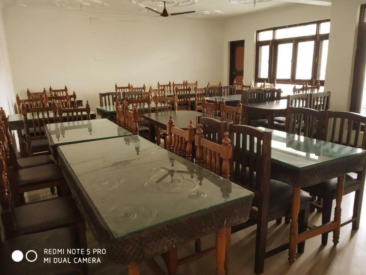 Hotel Royal Reshi