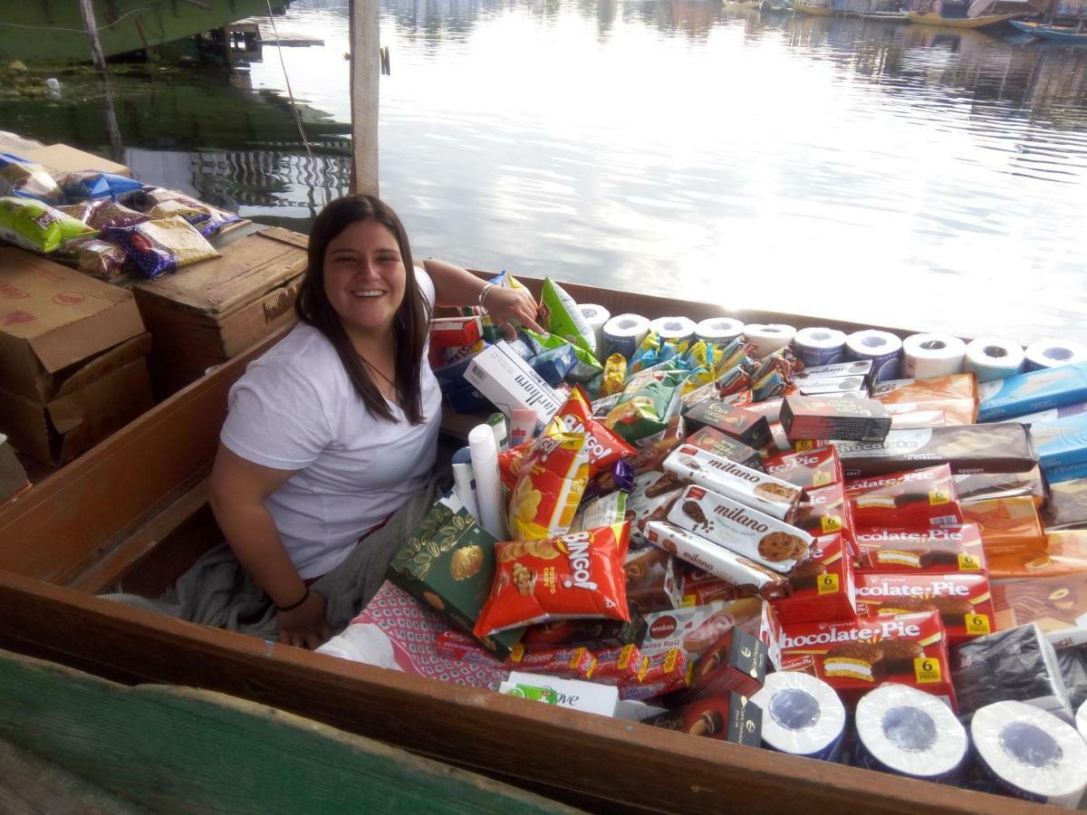 Houseboat New Suzan