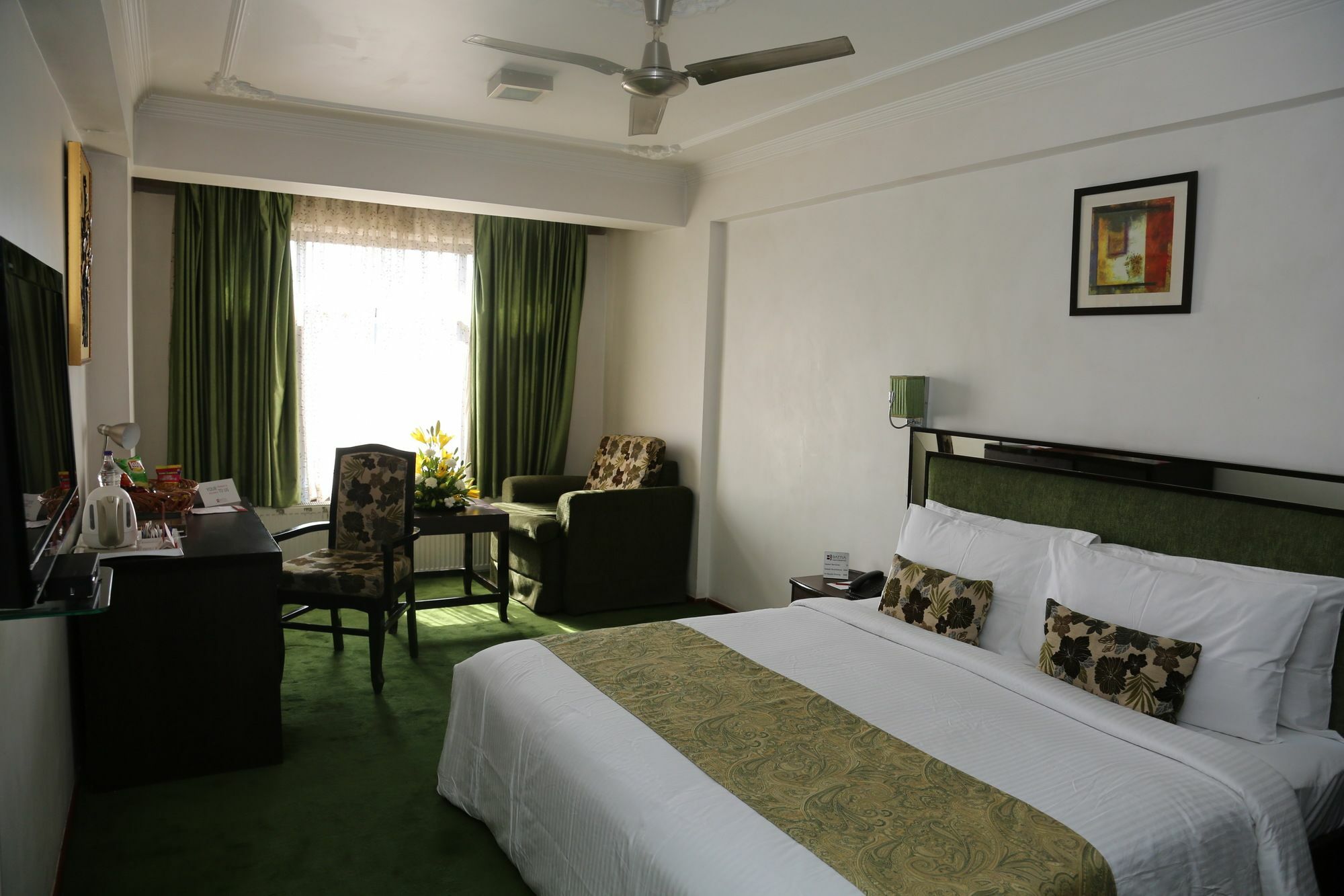 Batra And Residences 4* Srinagar (Jammu and Kashmir)