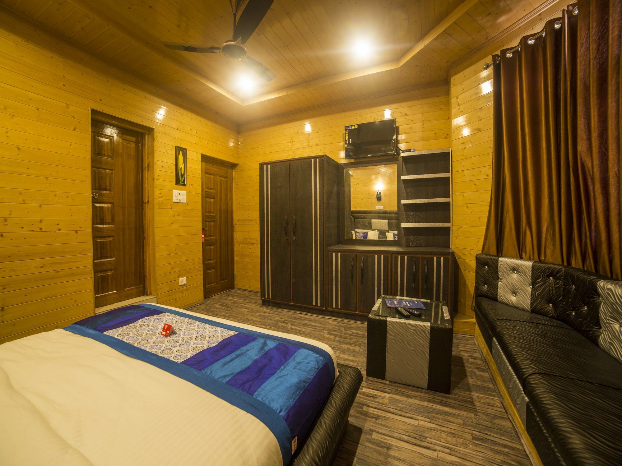 Oyo 5582 Master Residency Hotel Srinagar (Jammu and Kashmir)