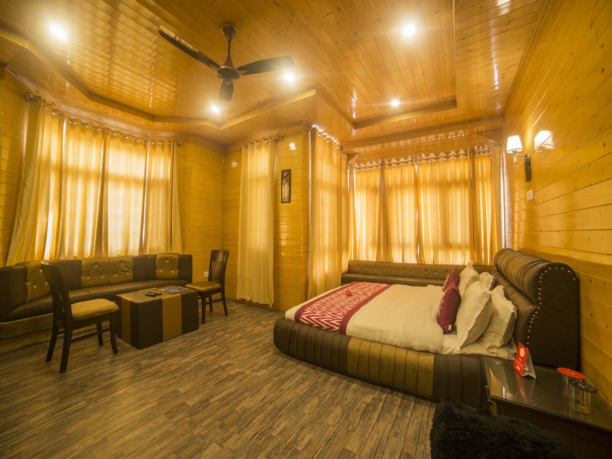 Oyo 5582 Master Residency Hotel 3*