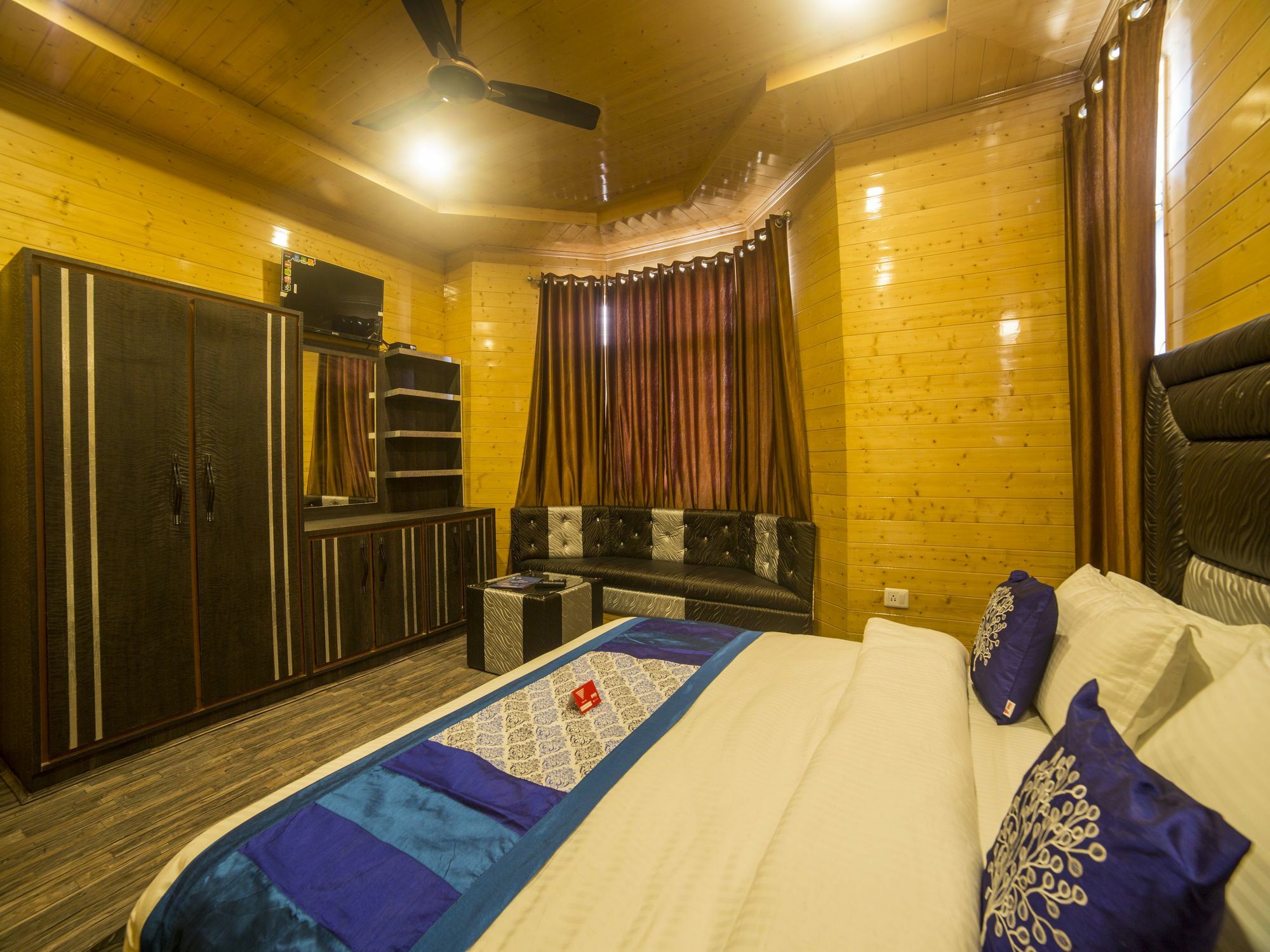 Oyo 5582 Master Residency Hotel