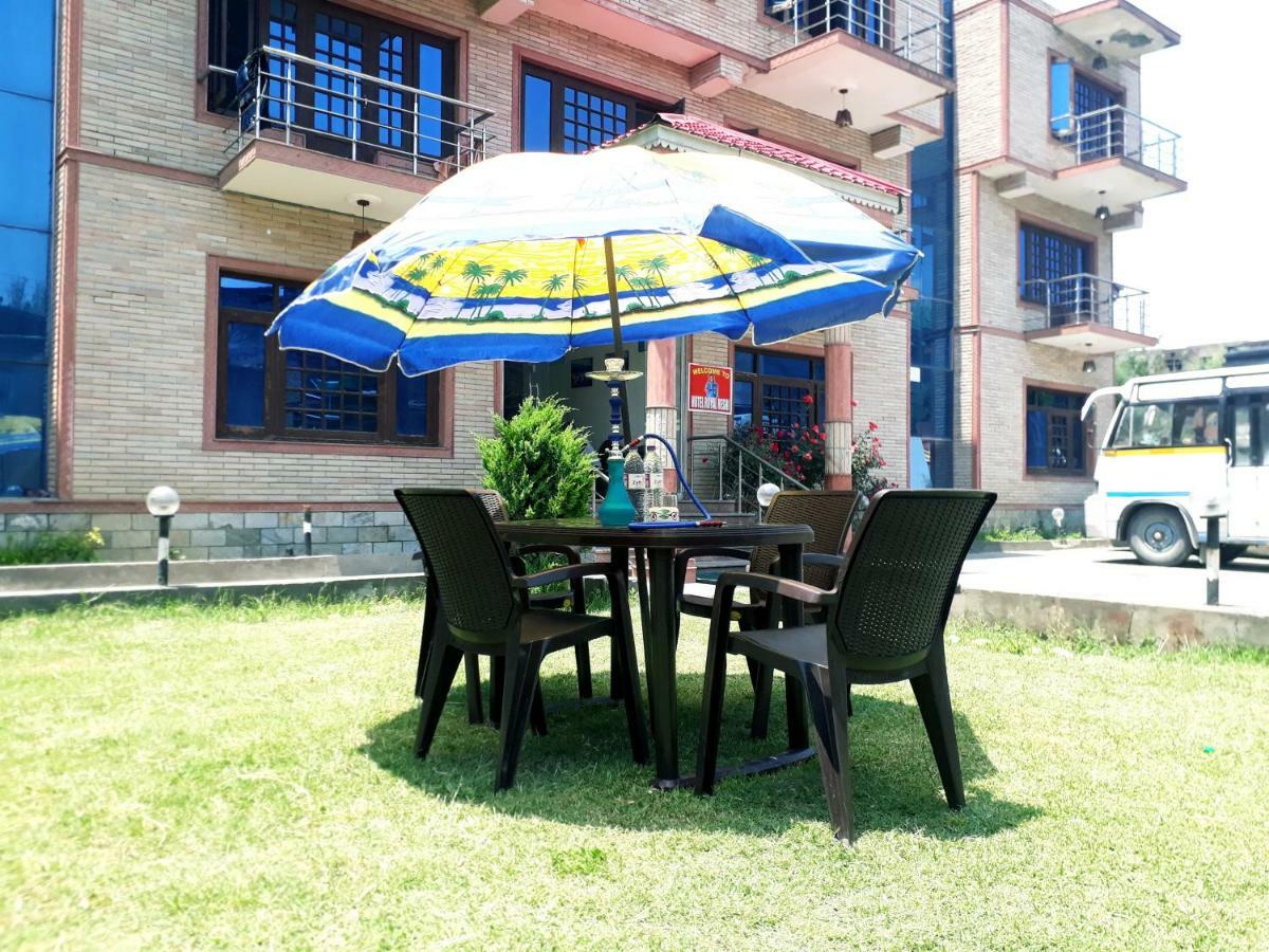 Royal Reshi Srinagar (Jammu and Kashmir)