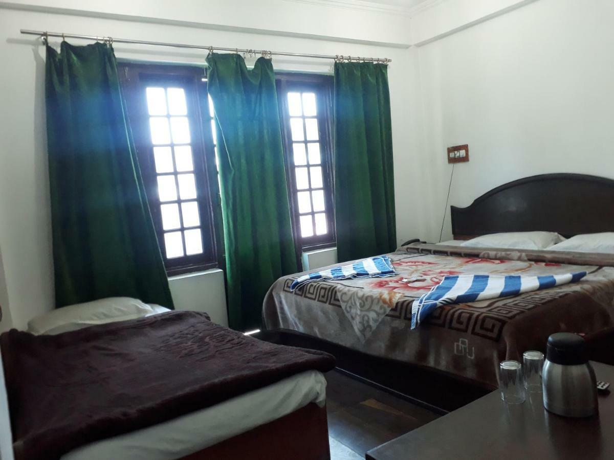 Royal Reshi Hotel