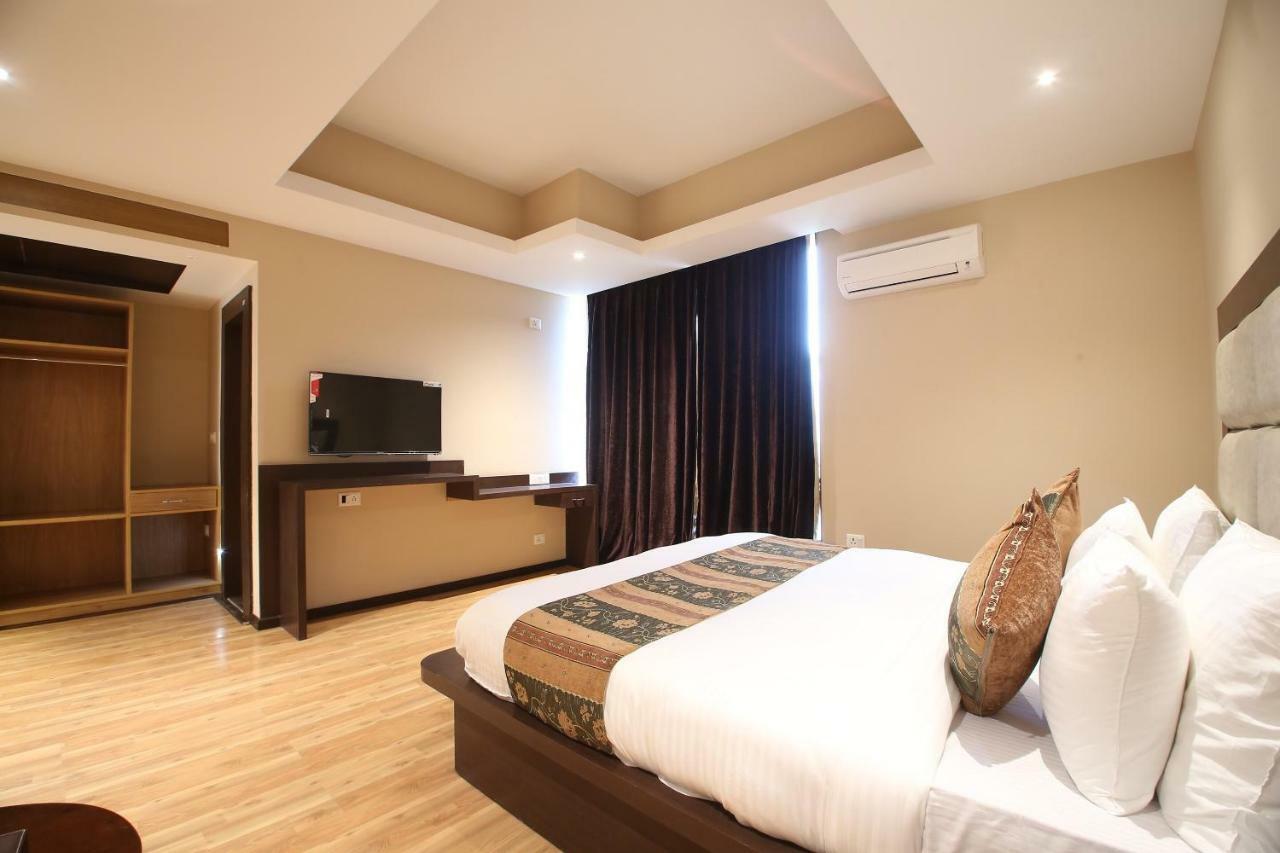 Palette - Golden Tulip Kashmir 3* Srinagar (Jammu and Kashmir)