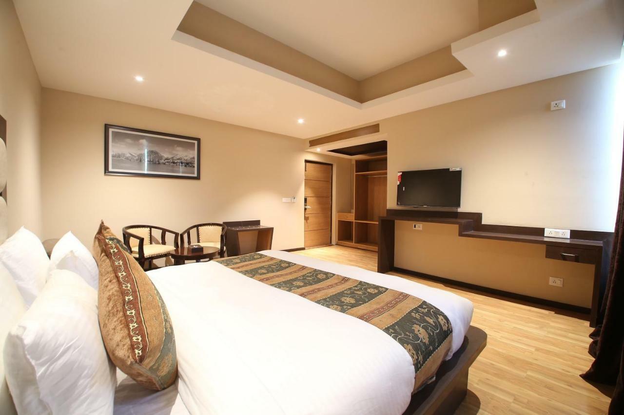 Palette - Golden Tulip Kashmir Srinagar (Jammu and Kashmir)