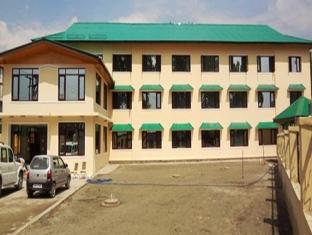 All Seasons Curious Hotel 3*