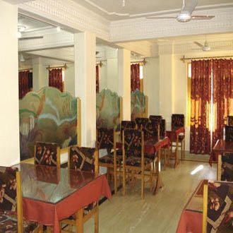 Oyo 4694 Plaza