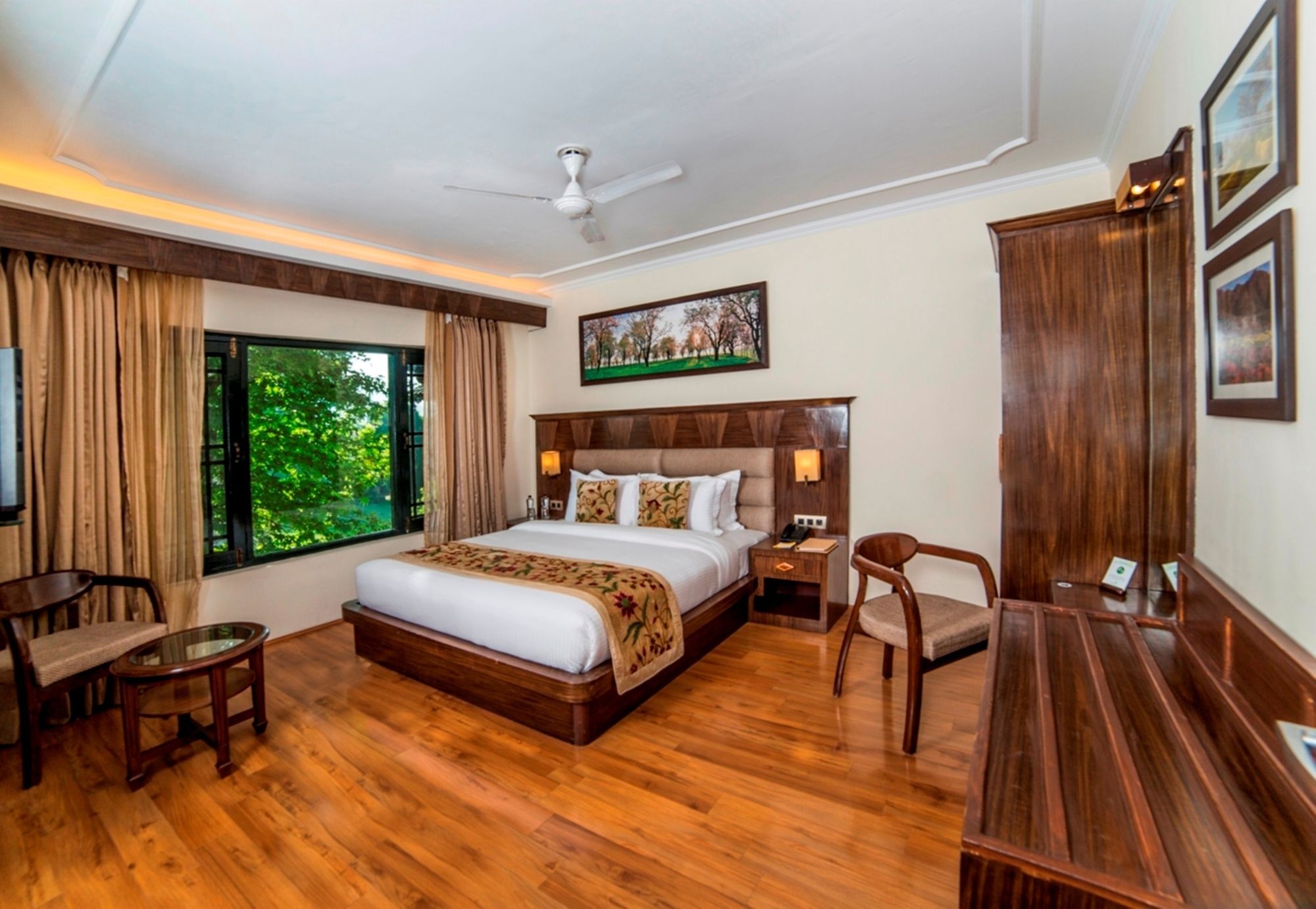 Hotel Lemon Tree Srinagar (Jammu and Kashmir)