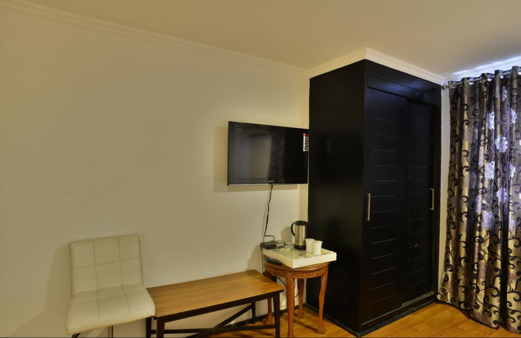 Summit Renaissance 3*