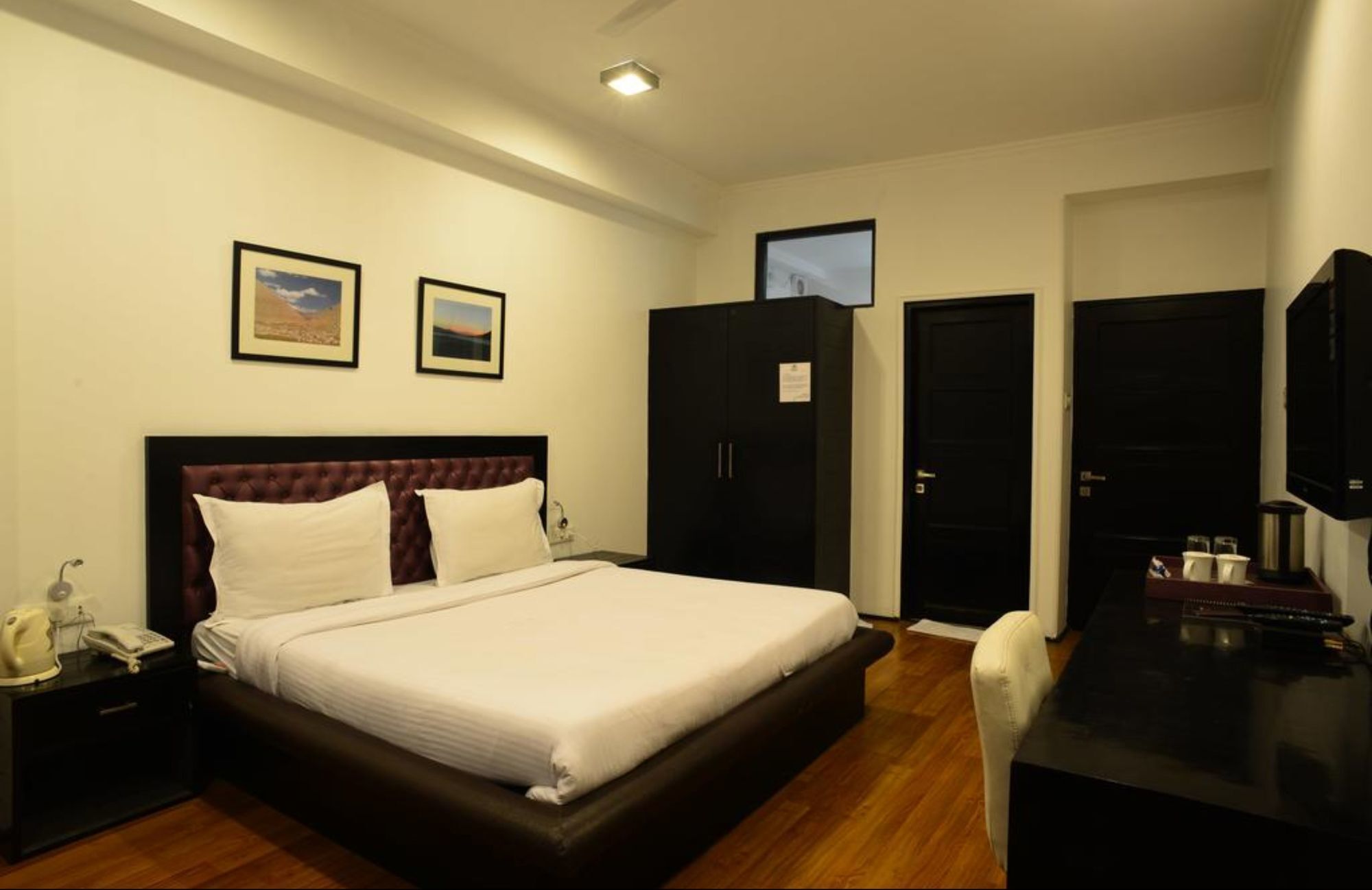 Hotel Summit Renaissance Srinagar (Jammu and Kashmir)
