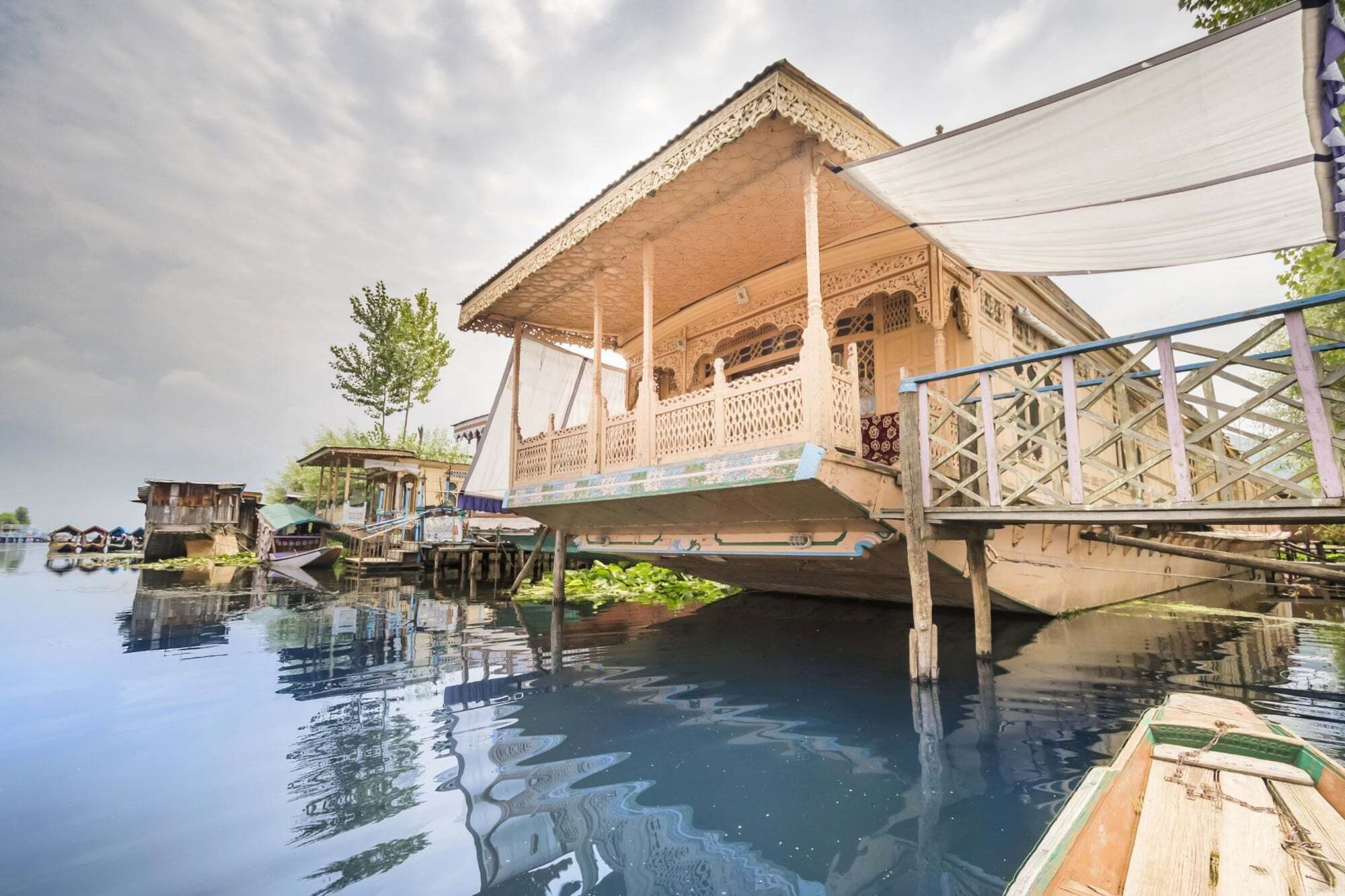 Guesthouser 1 Bedroom Houseboat Cefd Srinagar (Jammu and Kashmir)