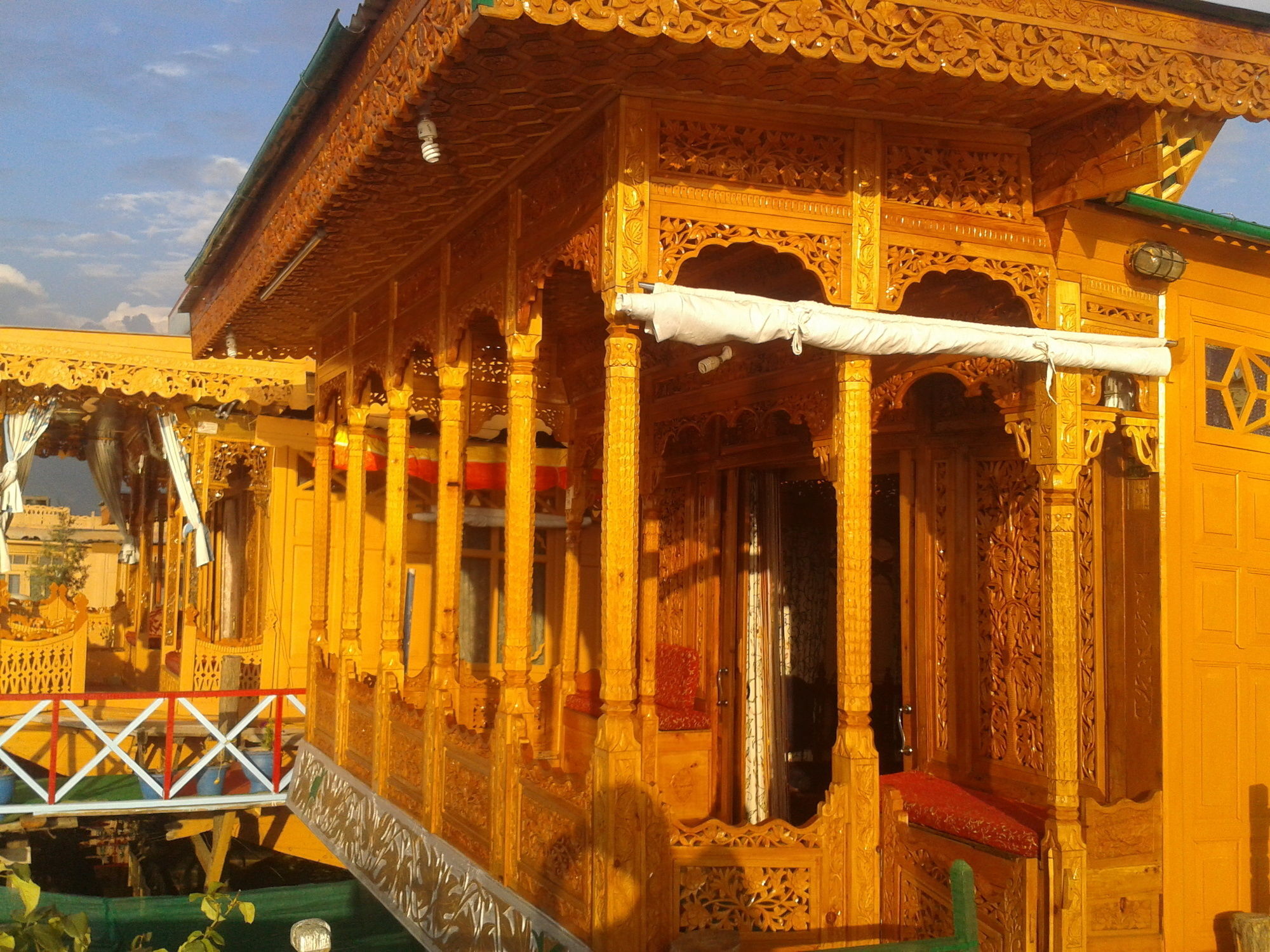 Hotel Young Bombay Group Of Houseboats