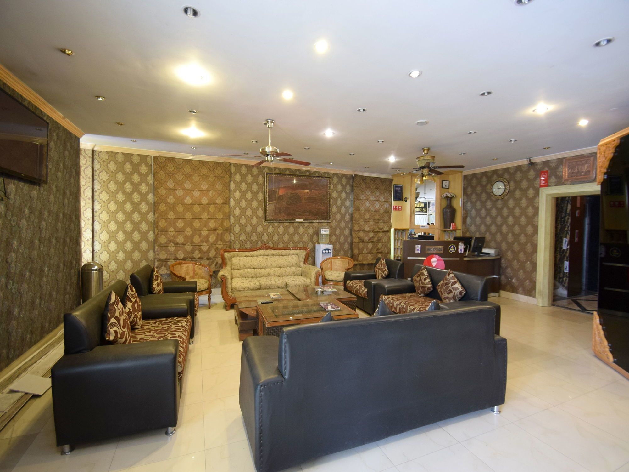 Oyo 4642 Nishat View 3*