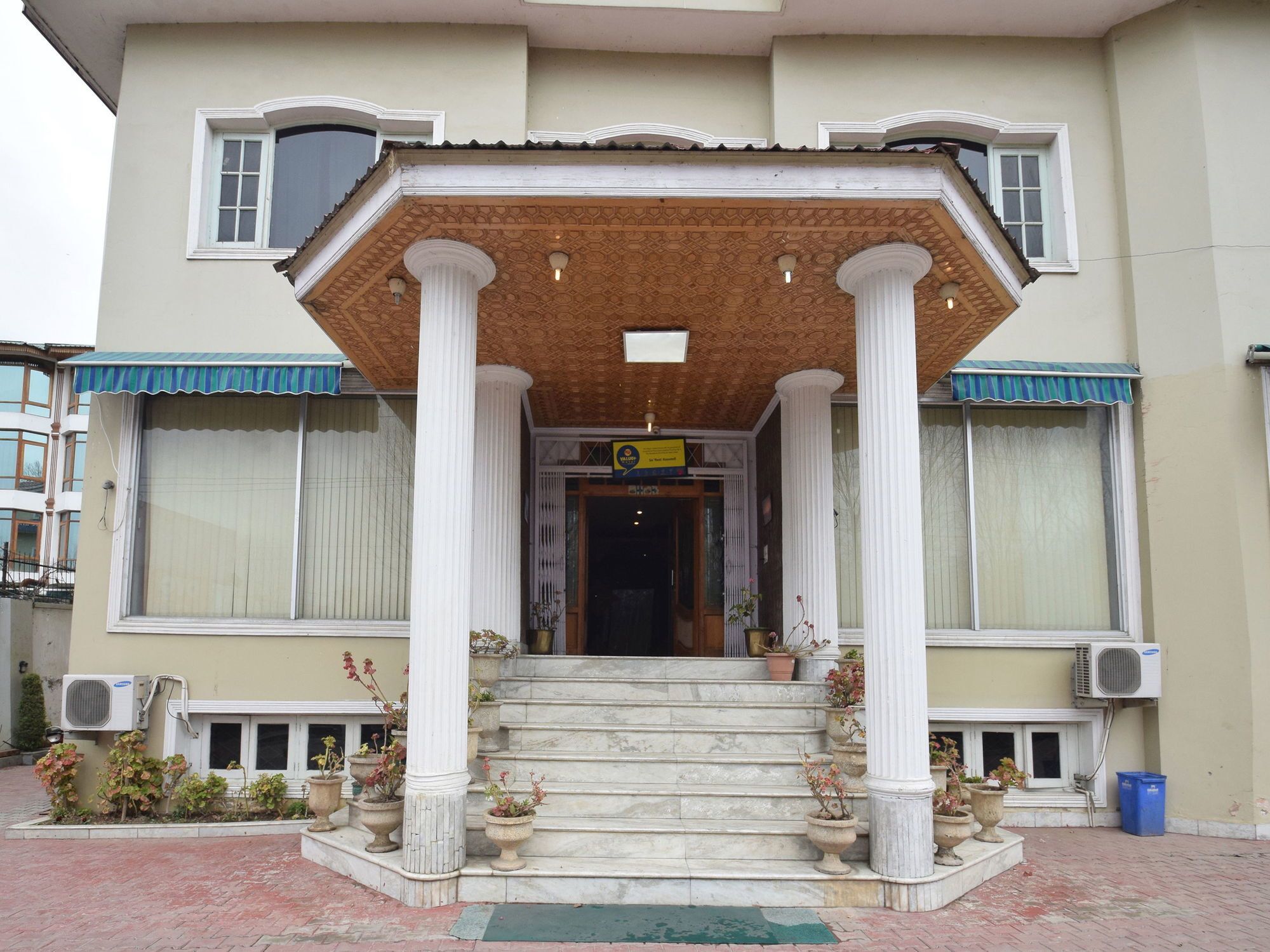 Oyo 4642 Nishat View 3* Srinagar (Jammu and Kashmir)