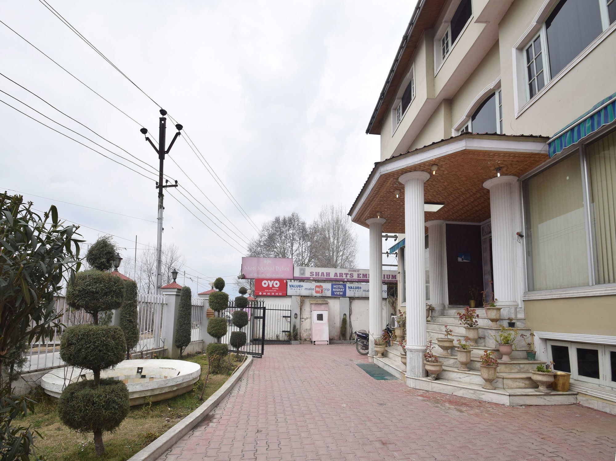 Oyo 4642 Nishat View Hotel 3*