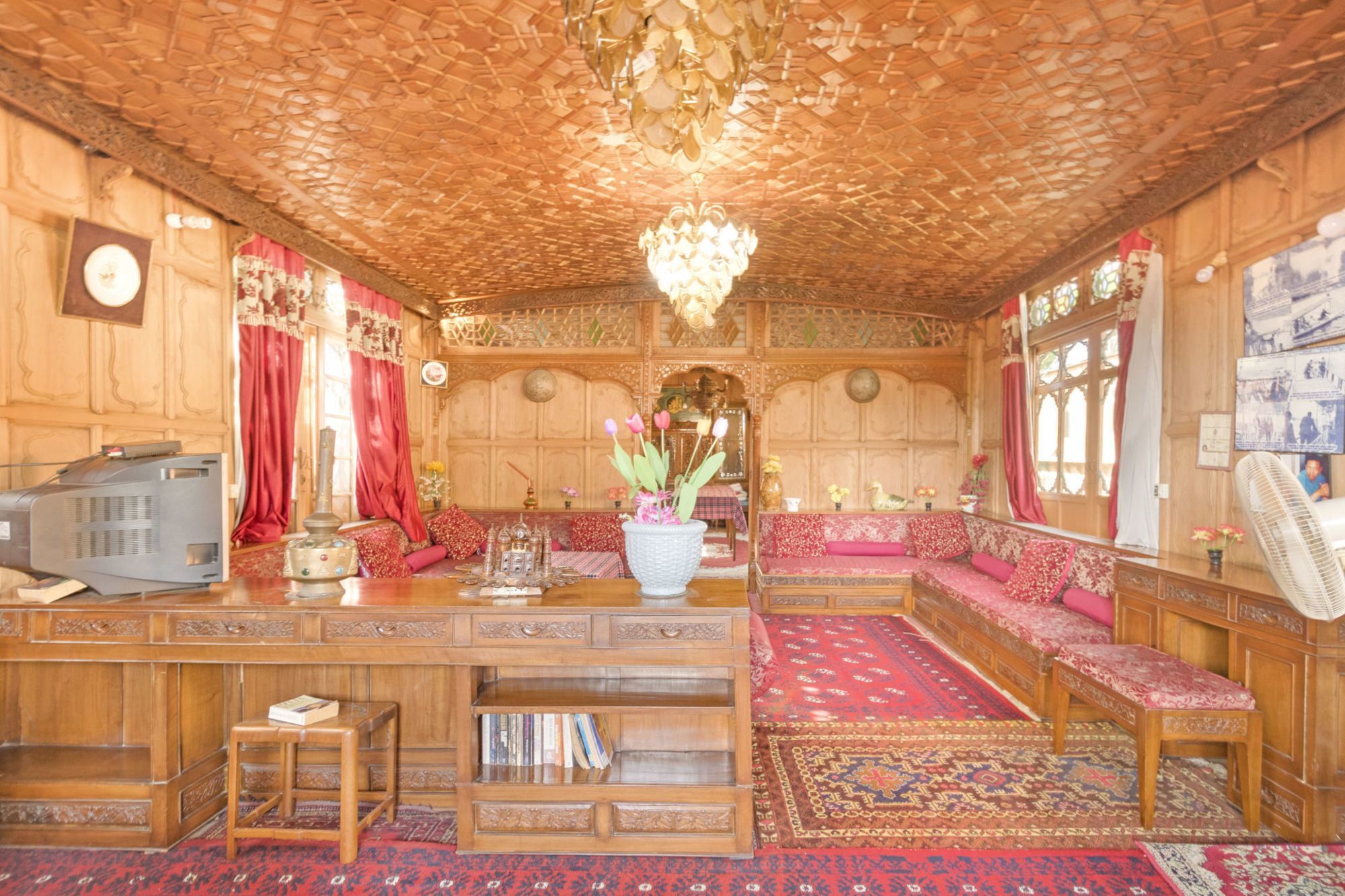 Guesthouser 3 Bhk Houseboat D520 Hotel Srinagar (Jammu and Kashmir)
