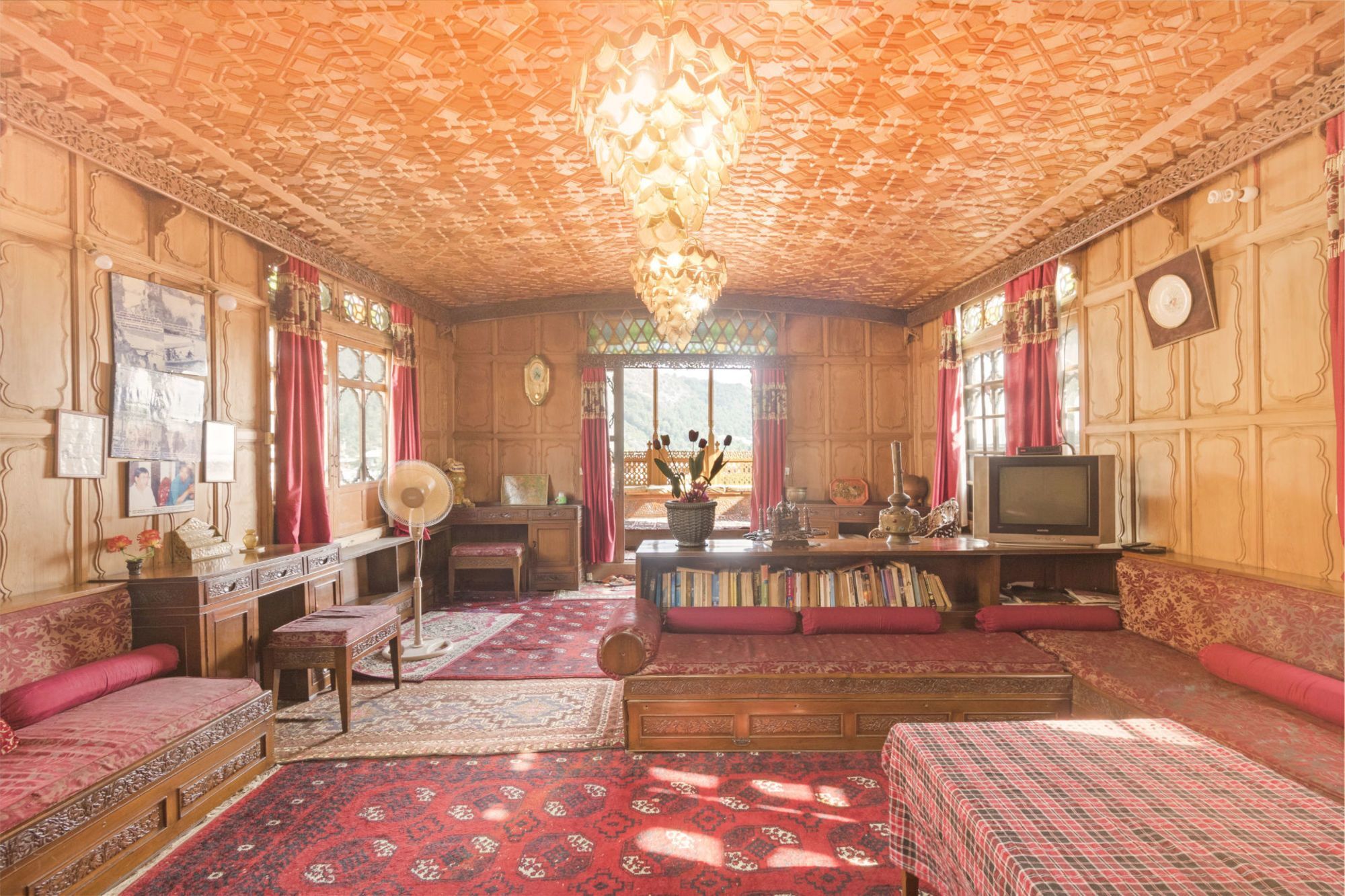 Hotel Guesthouser 3 Bhk Houseboat D520 Srinagar (Jammu and Kashmir)