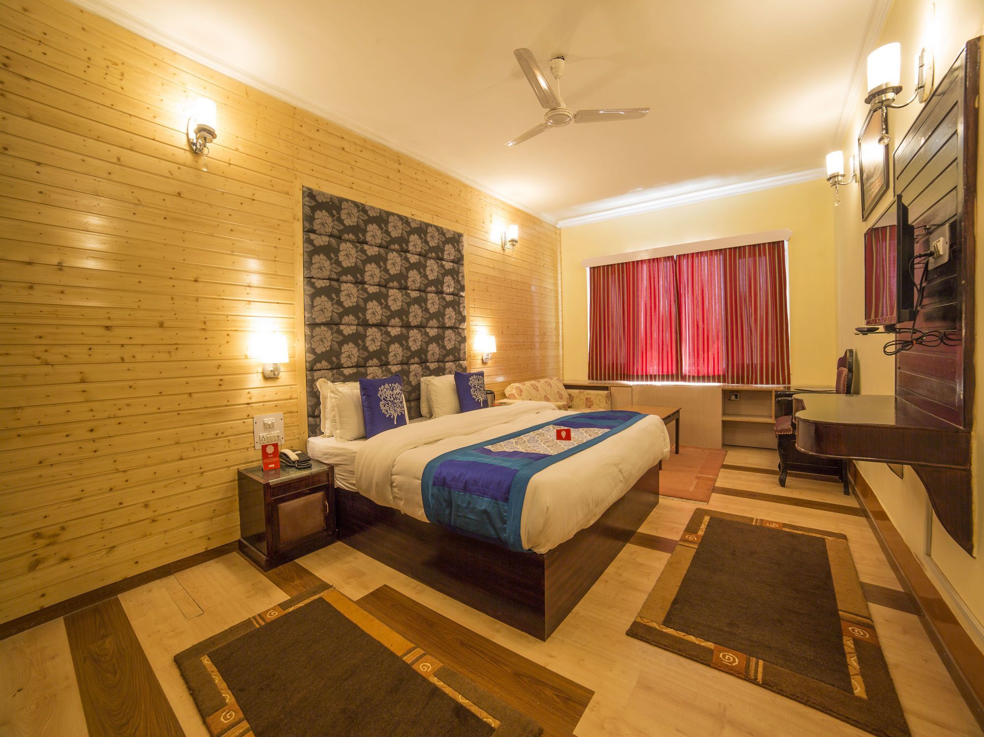 Hotel Oyo 5174 Pamposh