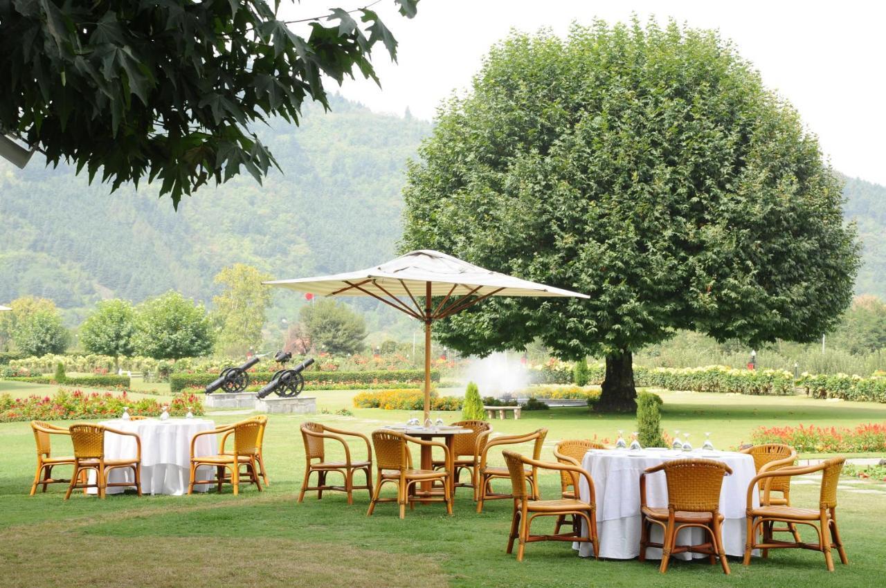 Hotel The Lalit Grand Palace Srinagar (Jammu and Kashmir)