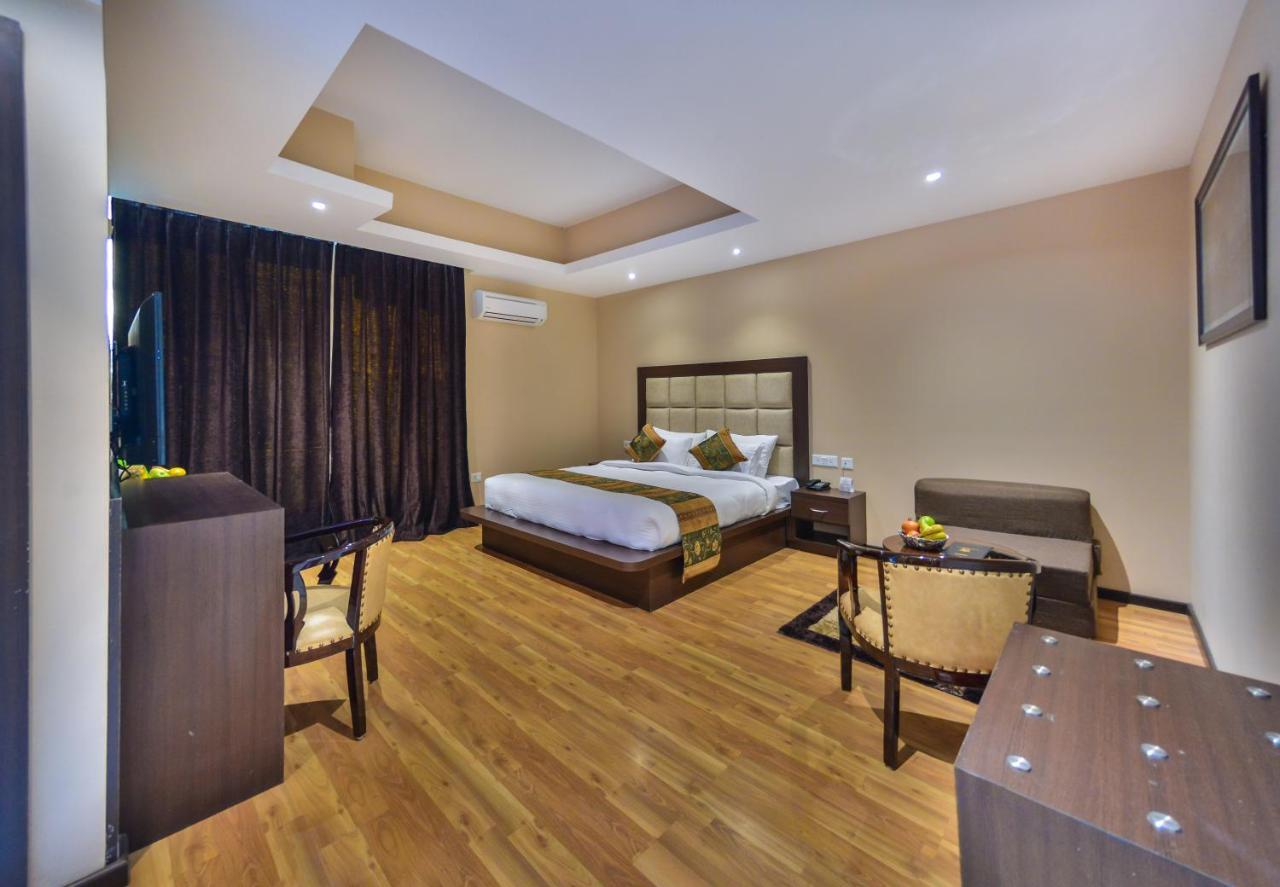 Golden Tulip Kashmir Hotel 4*