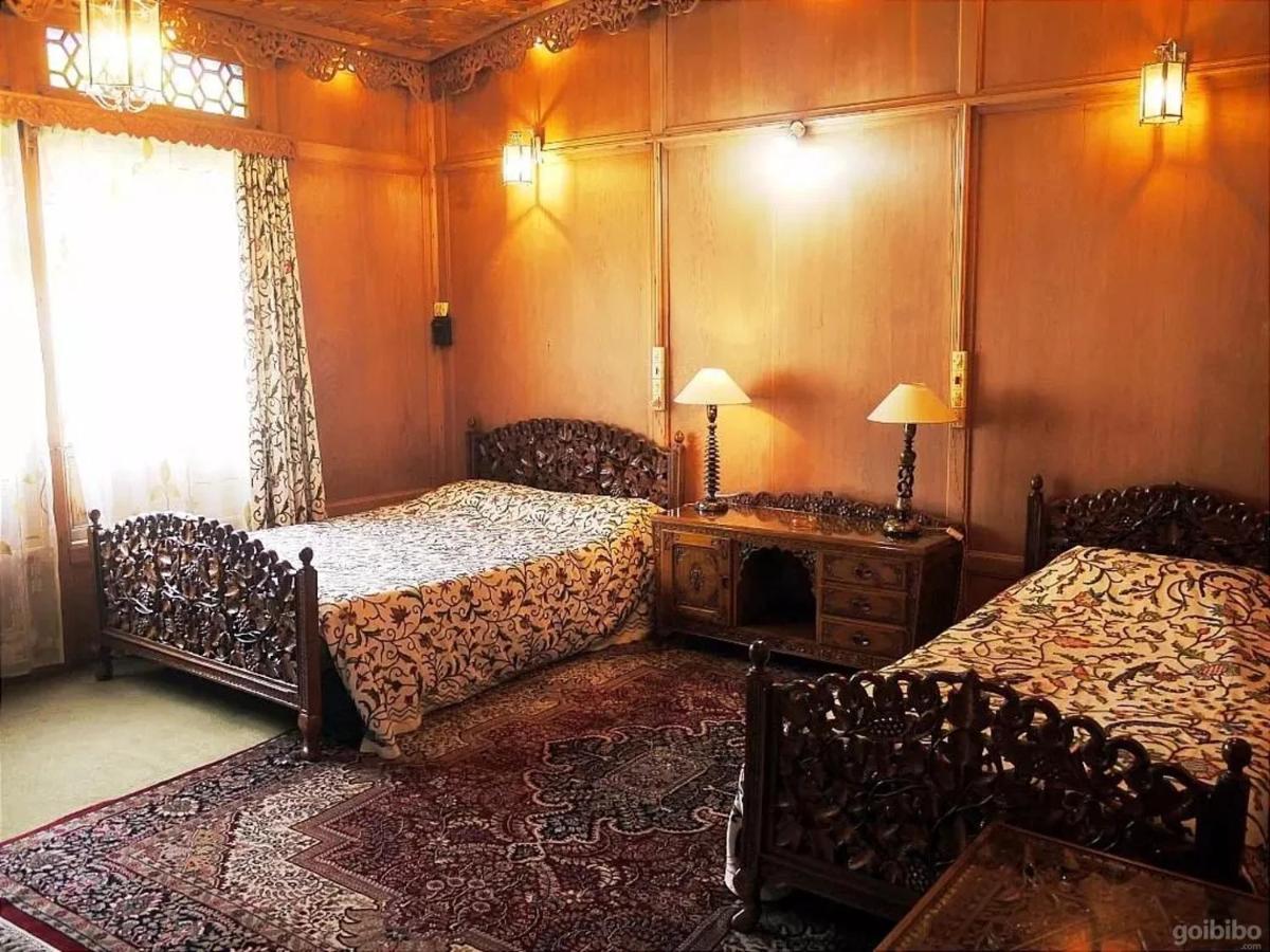 Botel The Heritage Group Of Houseboats 4*