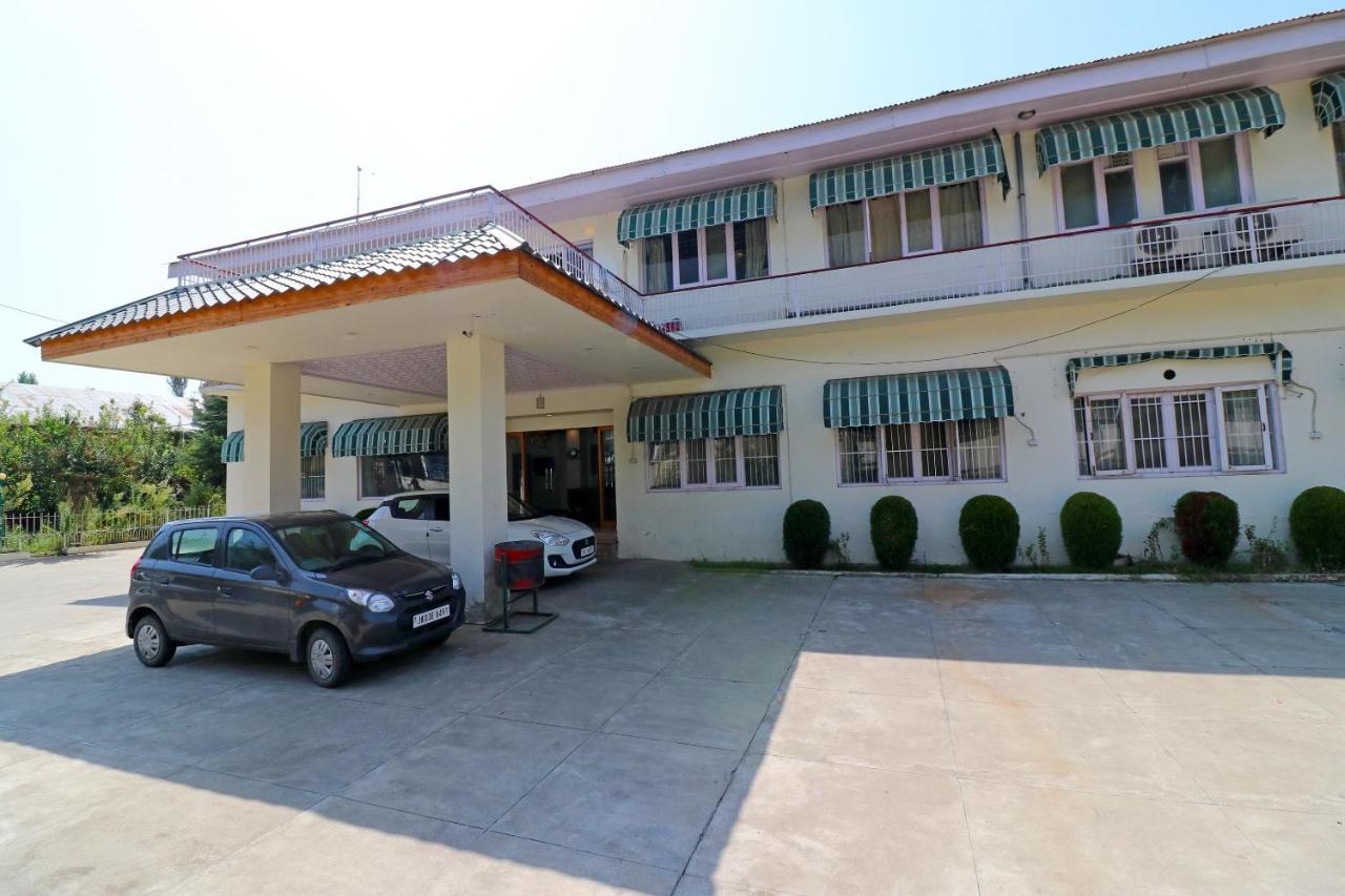 Oyo 19478 Paradise Gateway Hotel Srinagar (Jammu and Kashmir)