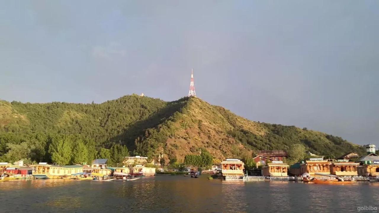 The Heritage Group Of Houseboats Botel Srinagar (Jammu and Kashmir)