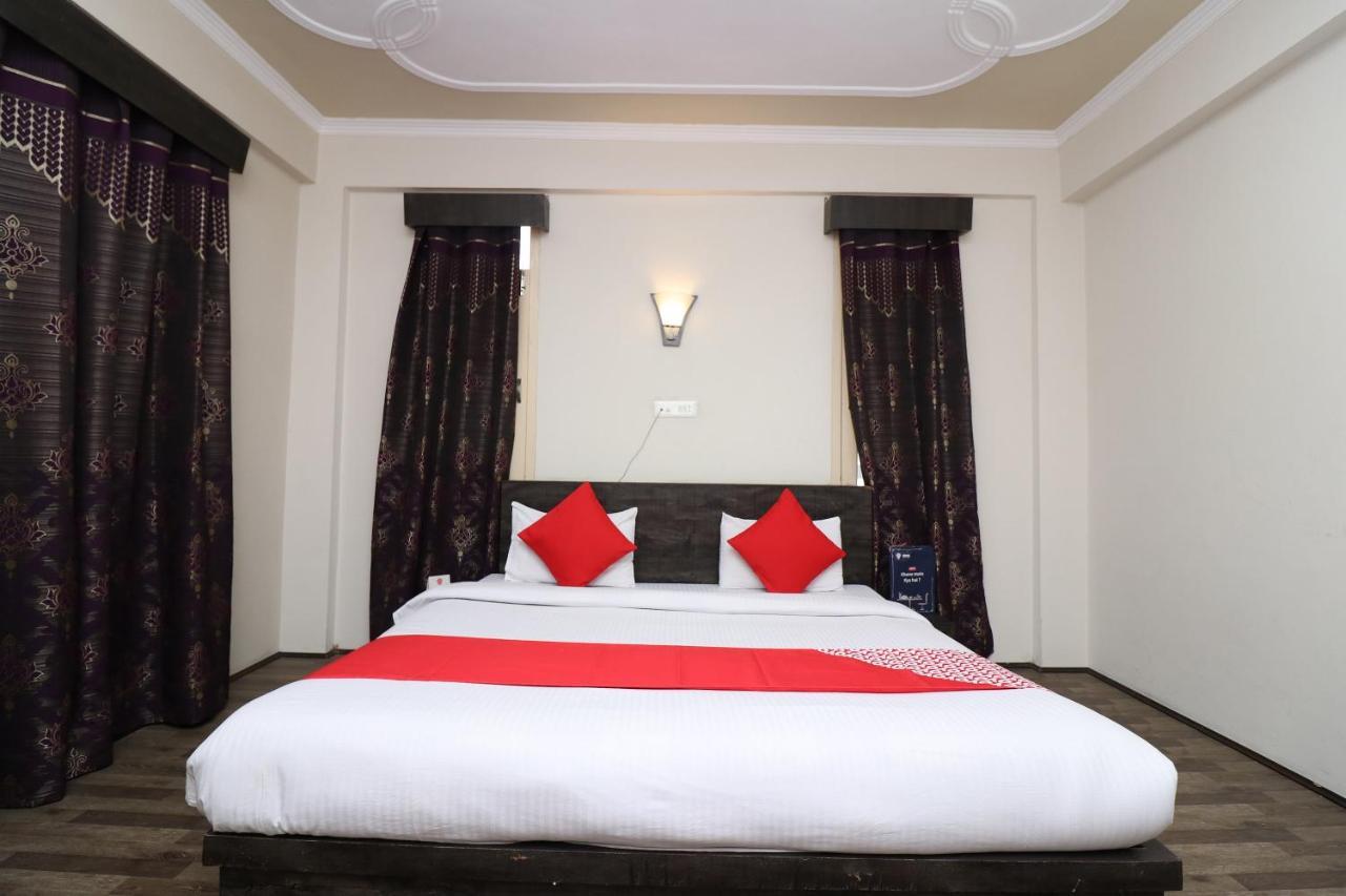 Oyo 19540 Royal Bahaar Hotel 3*