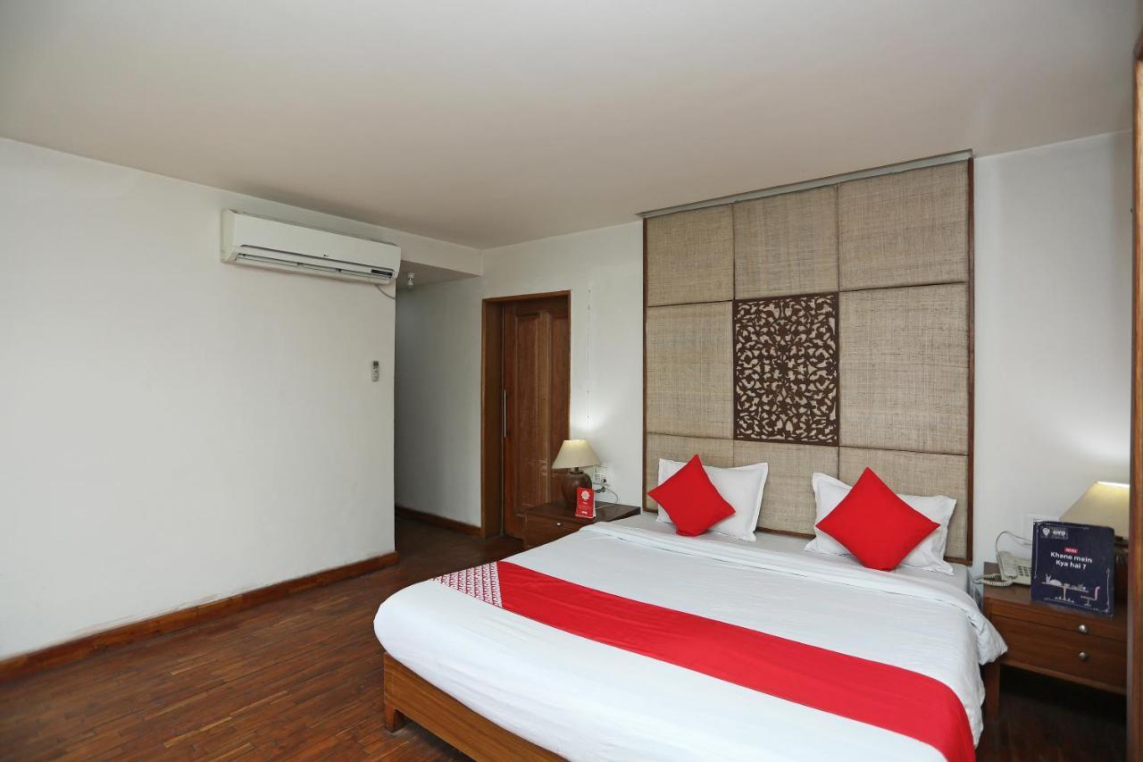 Oyo 27008 Paradise Gateway Srinagar (Jammu and Kashmir)