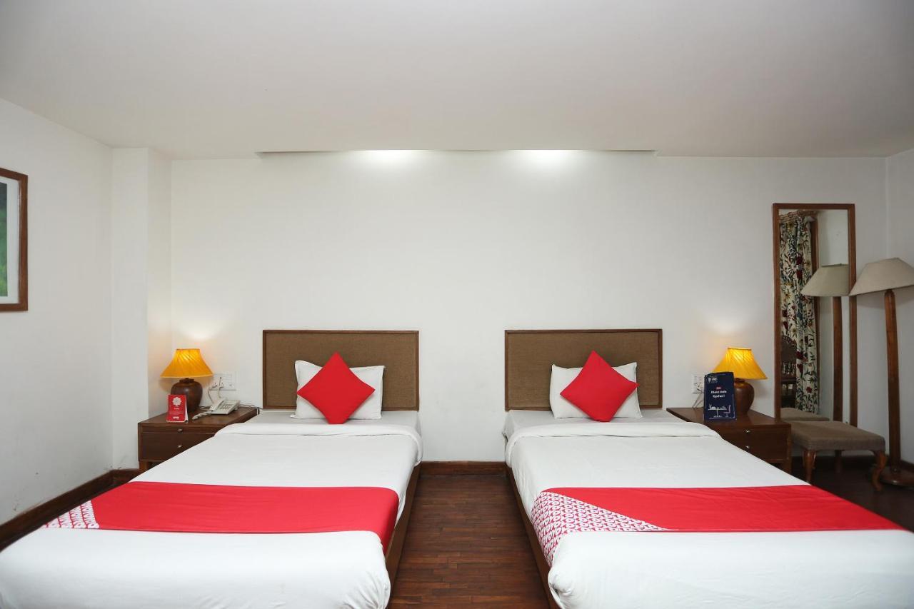 Hotel Oyo 27008 Paradise Gateway Srinagar (Jammu and Kashmir)